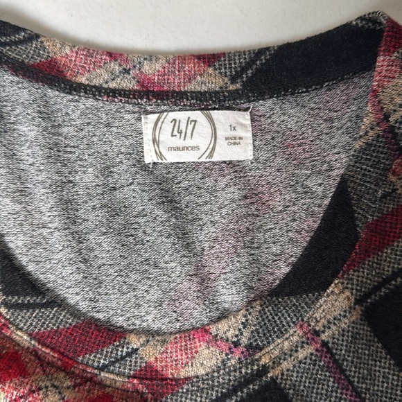Maurices plaid and striped 24/7 top - Picture 5 of 10